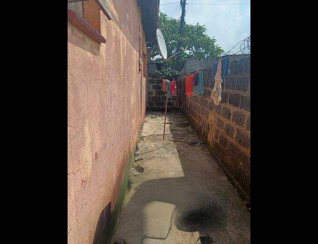 2 BEDROOM HOUSE FOR SALE IN MOFOLO CENTRAL